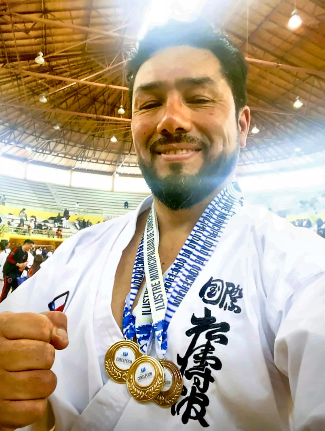 Sensei Alejandro con tres medallas de oro en Concepción